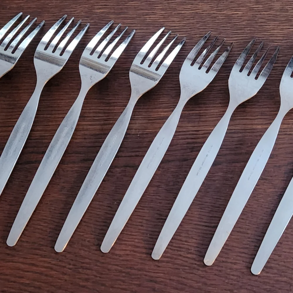 8 Delco Mountain Stream Stainless Steel Dinner Forks 7.5